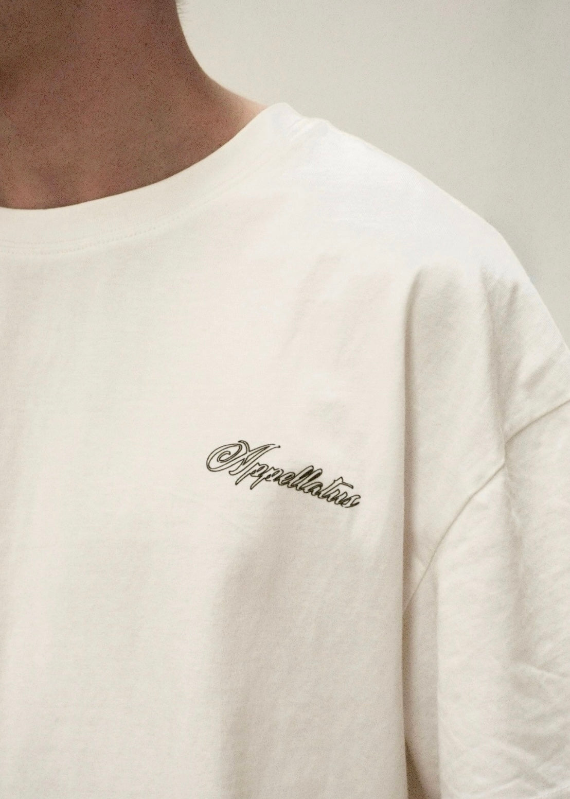 DISTRESSED SCRIPT LOGO T-SHIRT