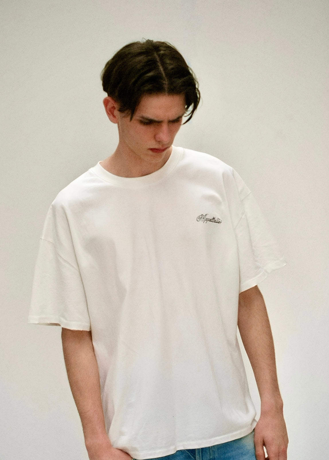 DISTRESSED SCRIPT LOGO T-SHIRT