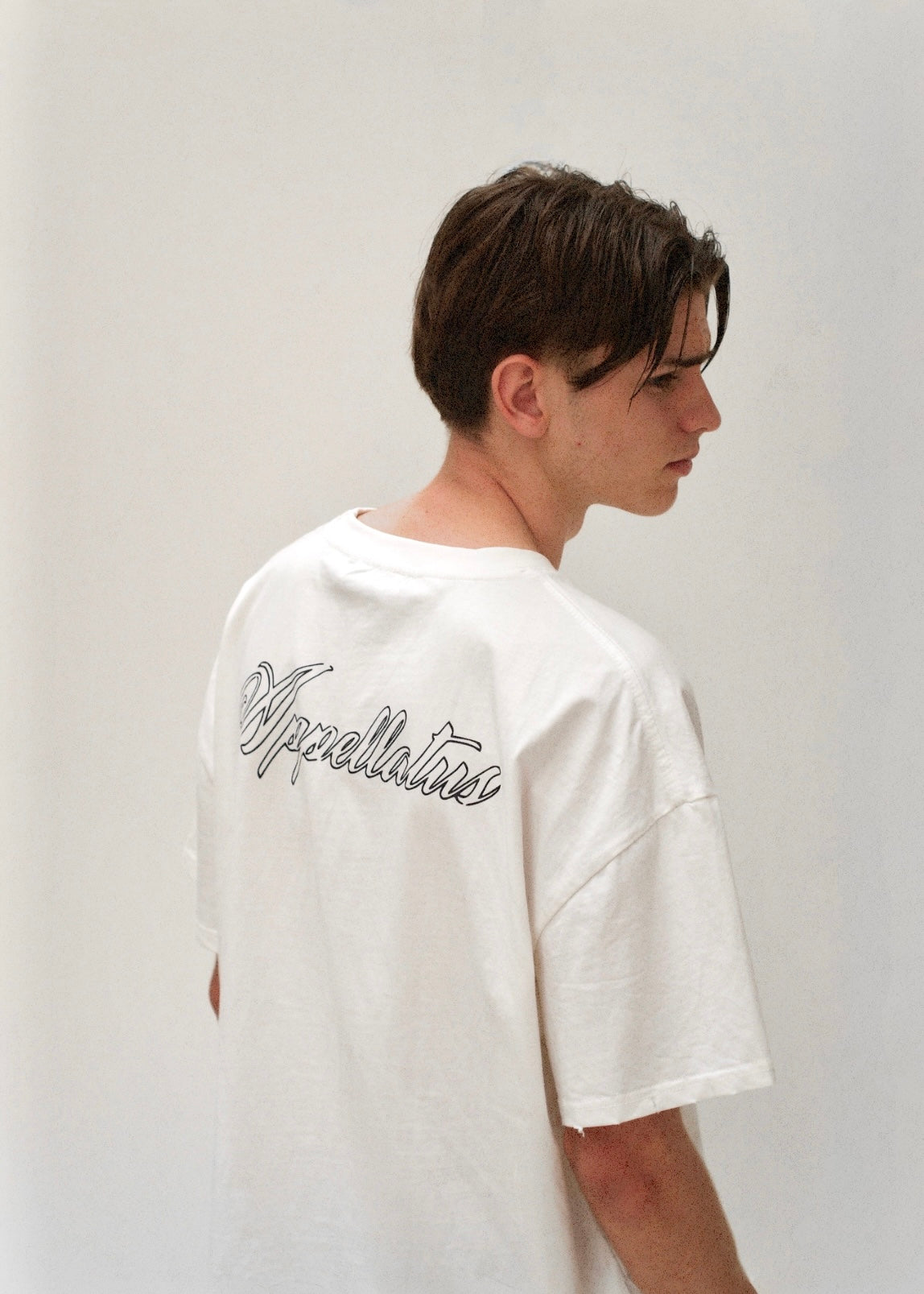 DISTRESSED SCRIPT LOGO T-SHIRT
